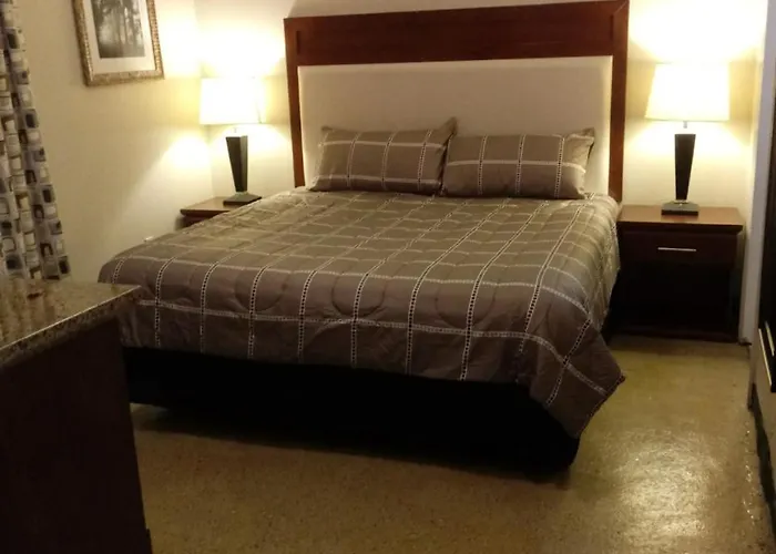 London Lodge Motel